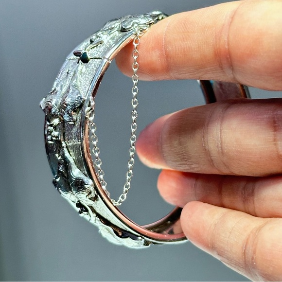 Whiting & Davis Silver tone Bangle Bracelet with Floral Grapevine Hinged  4363 - Picture 2 of 10